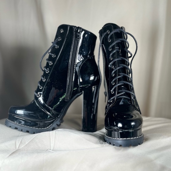 Black Patent Leather Lace-Up Boots - Picture 5 of 6